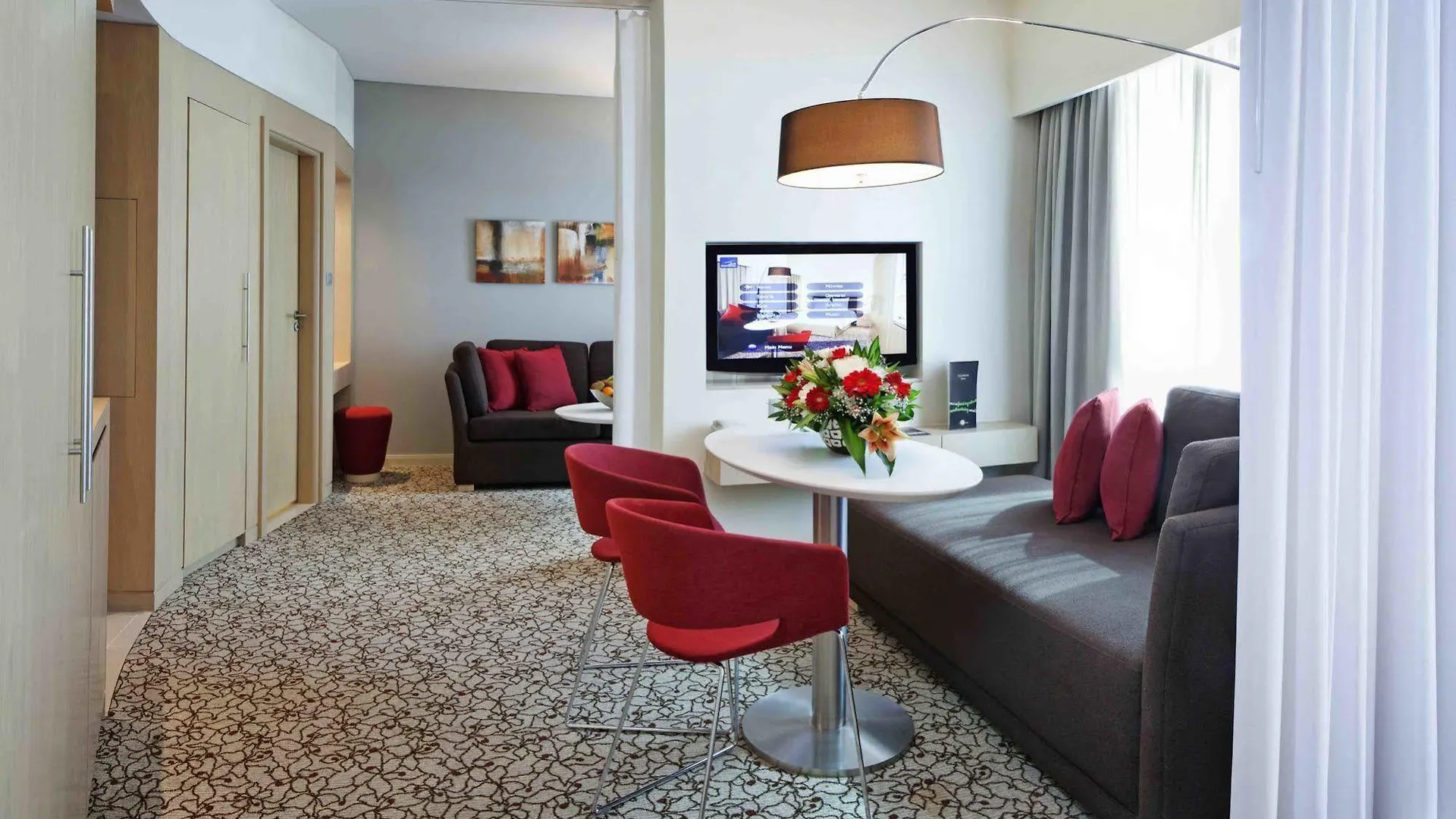 Novotel Suites Mall Avenue דובאי 3*,  איחוד האמירויות הערביות