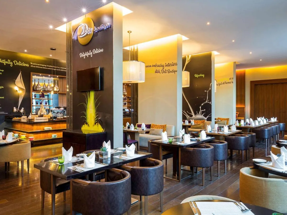 Novotel Suites Mall Avenue דובאי 3*,