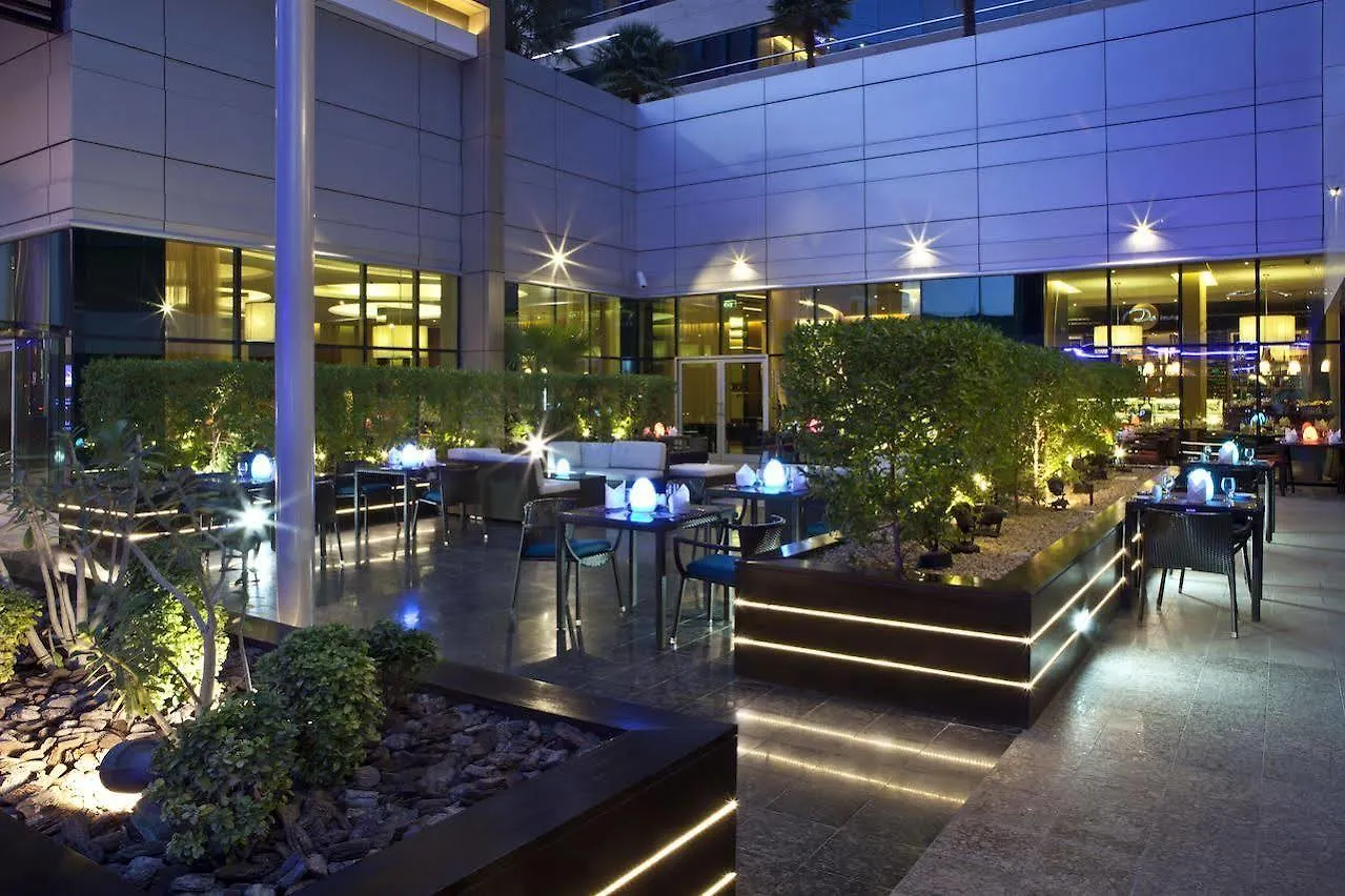 Novotel Suites Mall Avenue Dubai 3*,