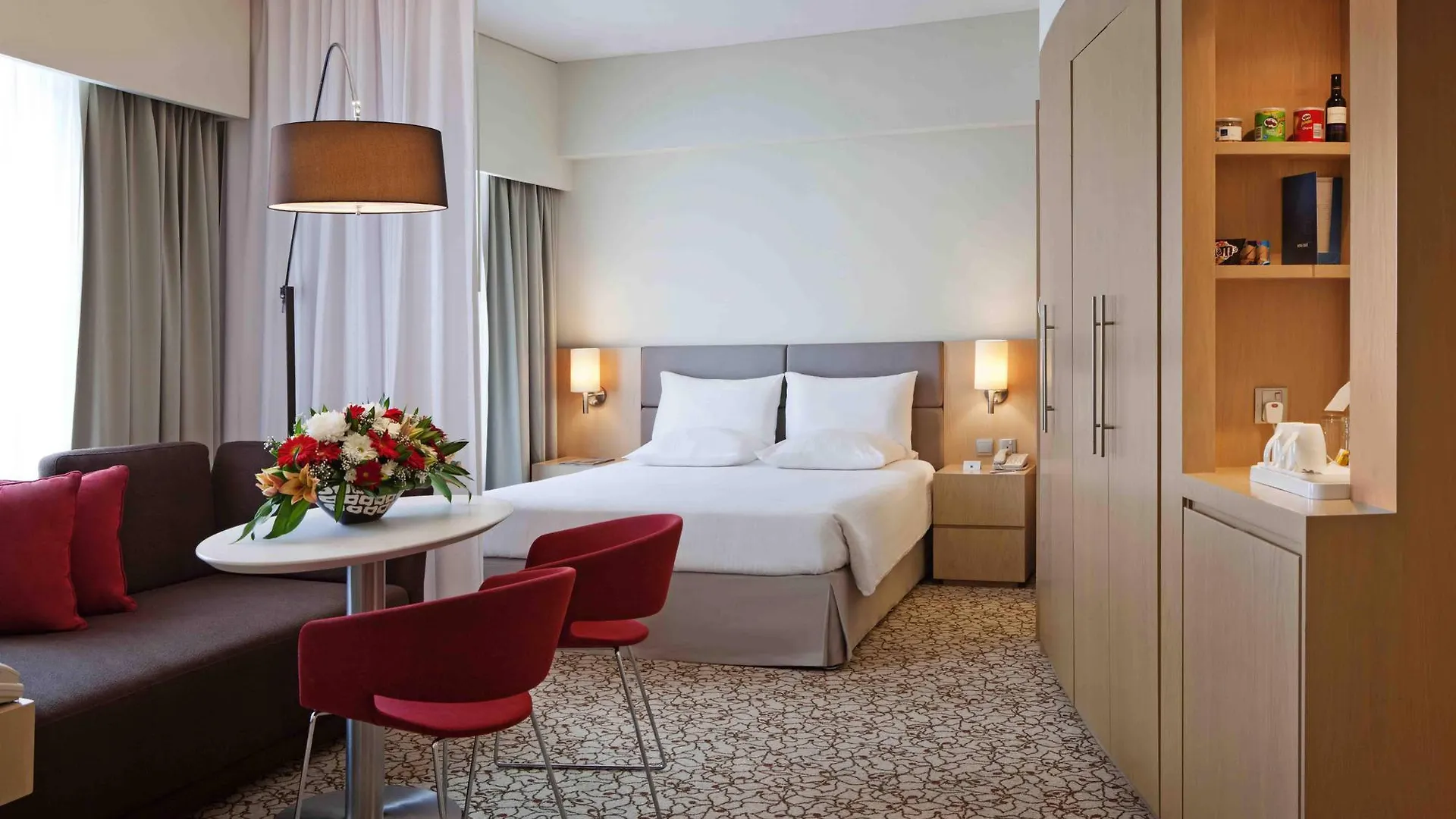 Novotel Suites Mall Avenue Dubai 3*,
